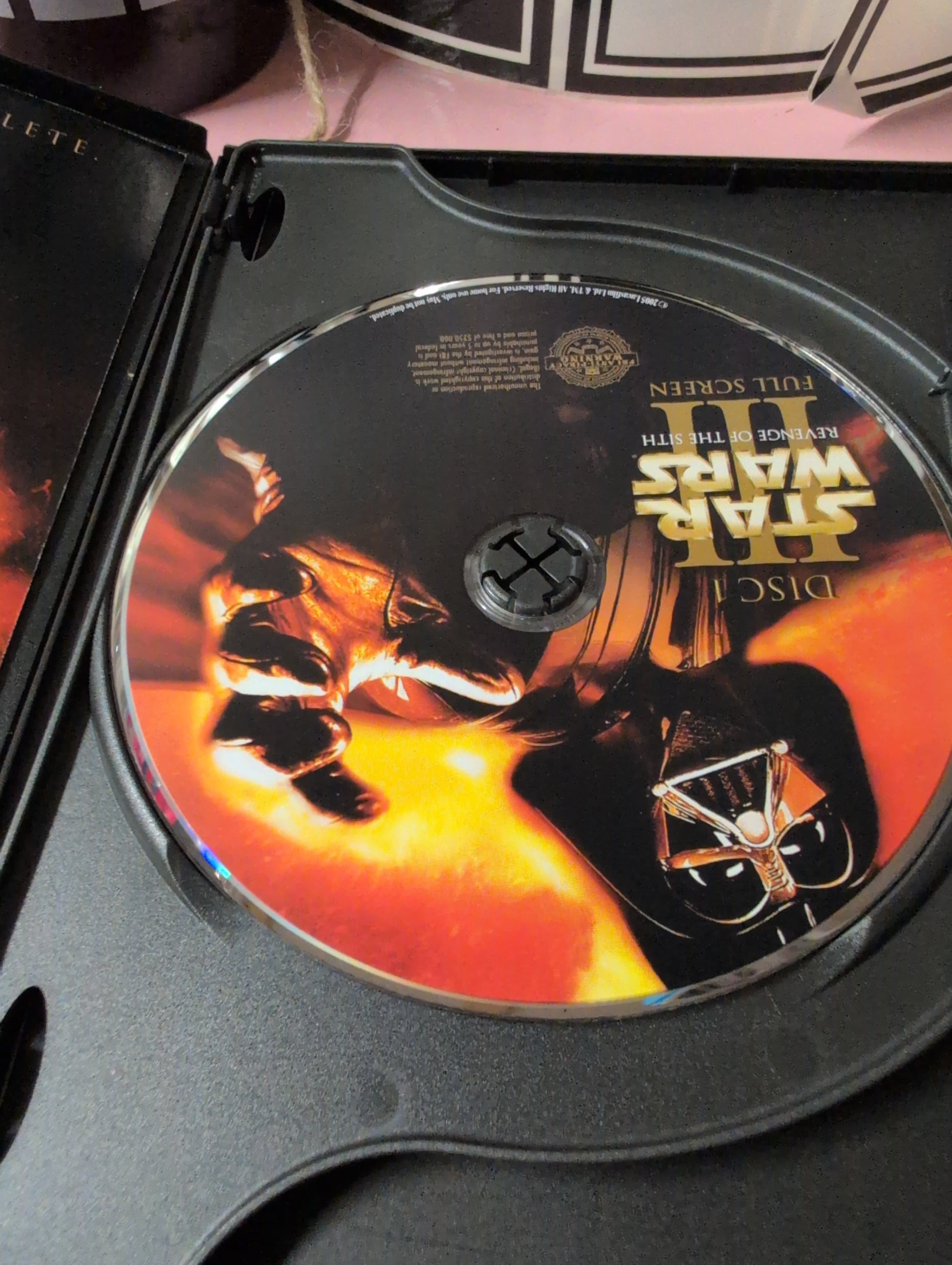 Star Wars  Episode III: Revenge of the Sith (Full Screen Edition) [DVD] - Thumbnail 4