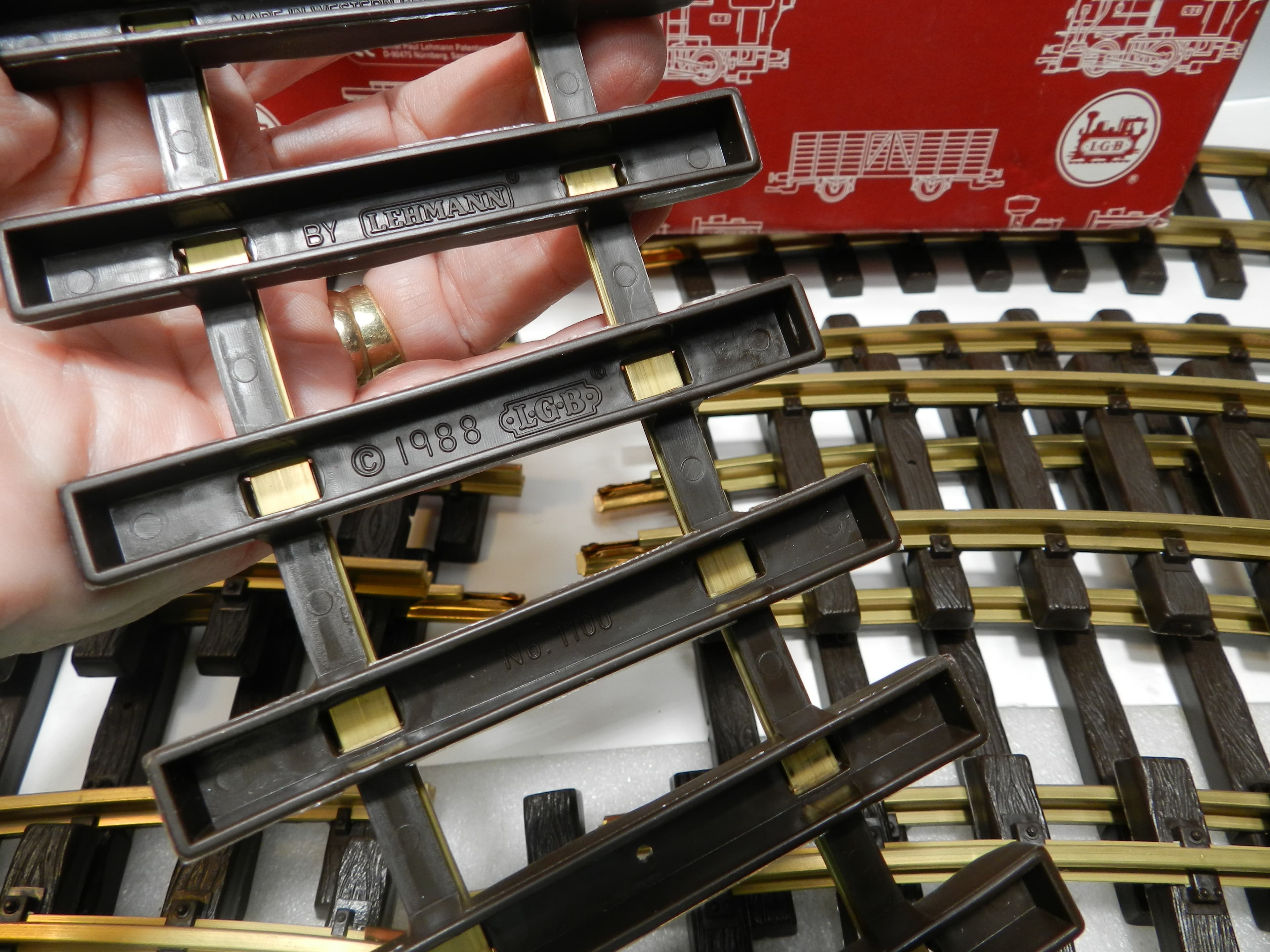 LGB 11000 G-Scale Curved Brass Train Track Section - No. 1100 Pack of 12 (P7K) - Thumbnail 3