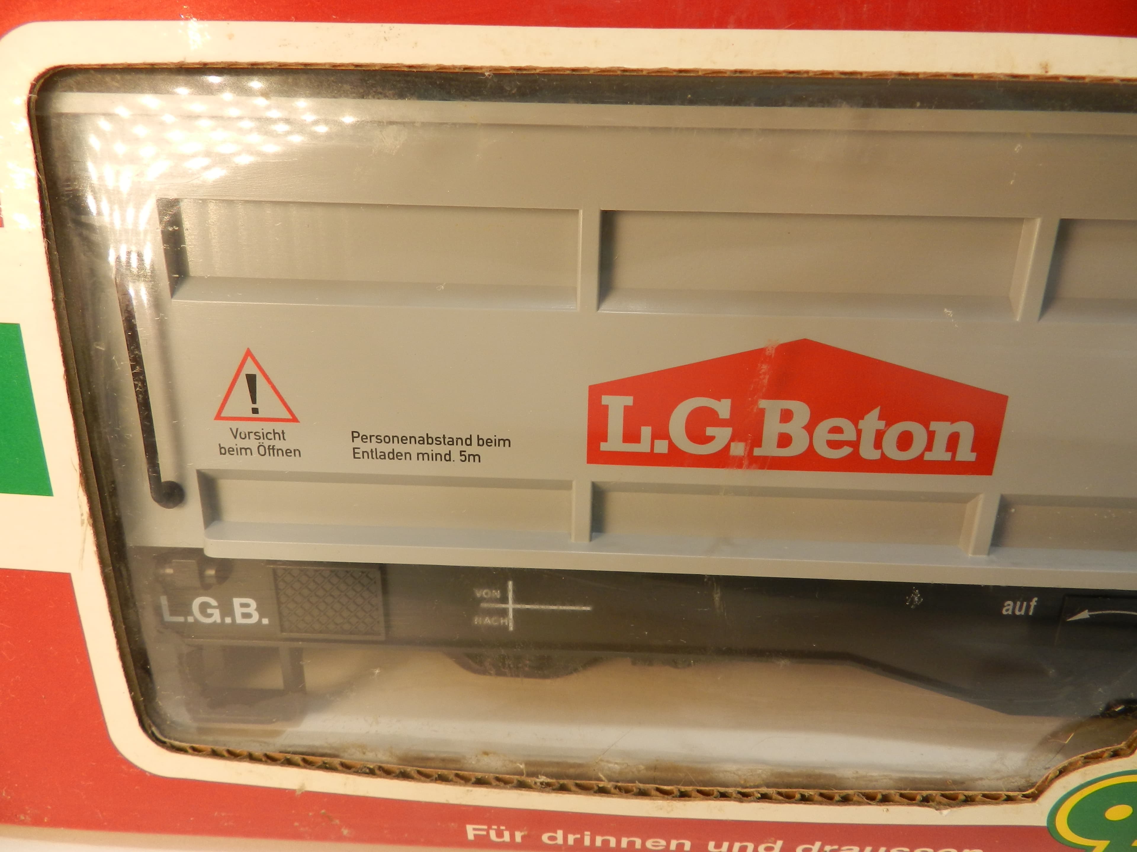 LGB 41613 L.G. Beton Manual Unloading Gondola Train Car G Scale Side Dump (P10K)