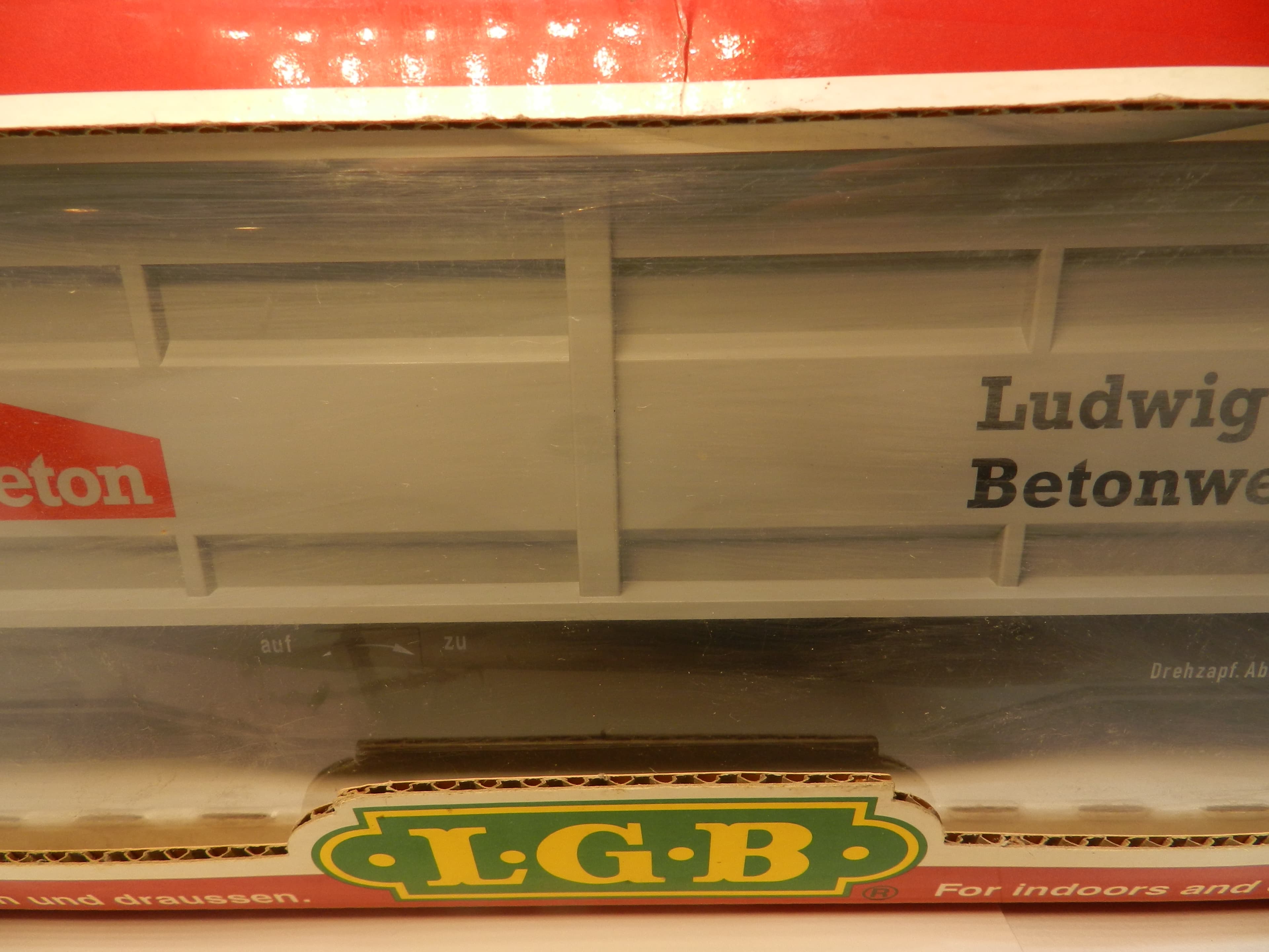 LGB 41613 L.G. Beton Manual Unloading Gondola Train Car G Scale Side Dump (P11K) - Thumbnail 3
