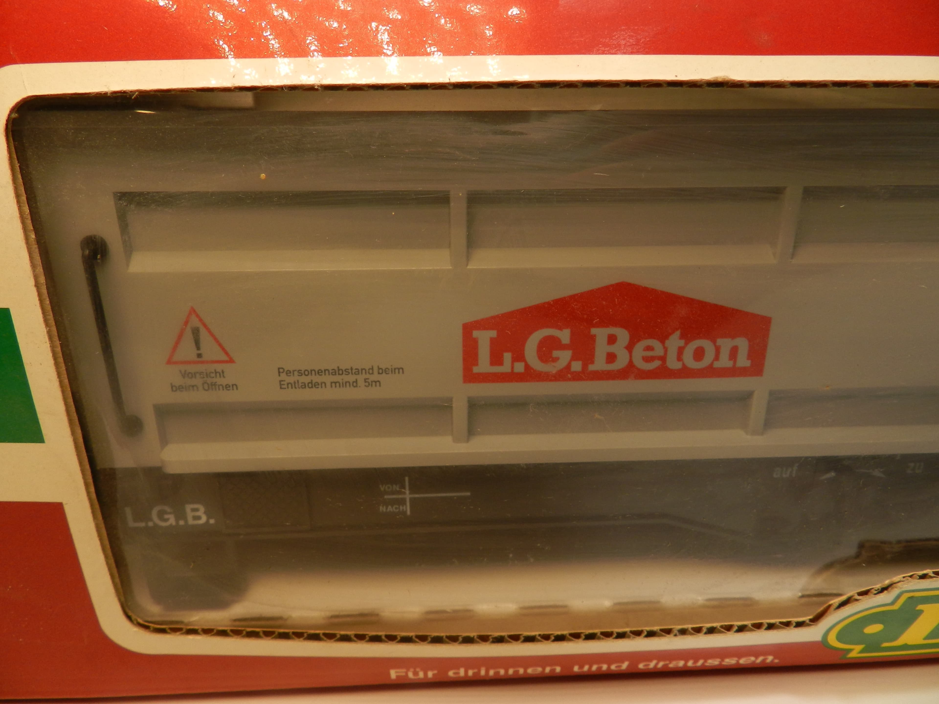LGB 41613 L.G. Beton Manual Unloading Gondola Train Car G Scale Side Dump (P11K) - Thumbnail 2