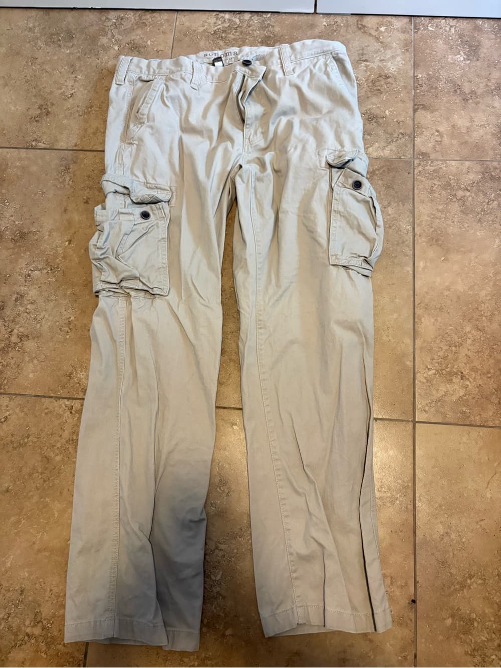 Cargo Pants in Light Khaki - Relaxed Fit
