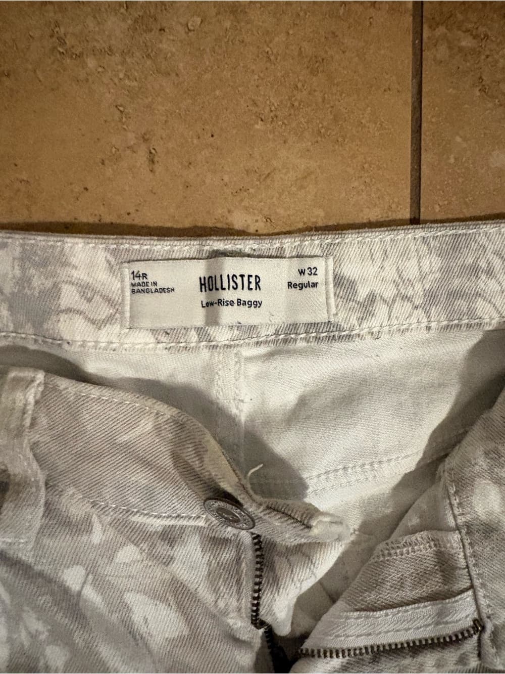 Hollister White and Light Gray Low-Rise Baggy Jeans - Thumbnail 2
