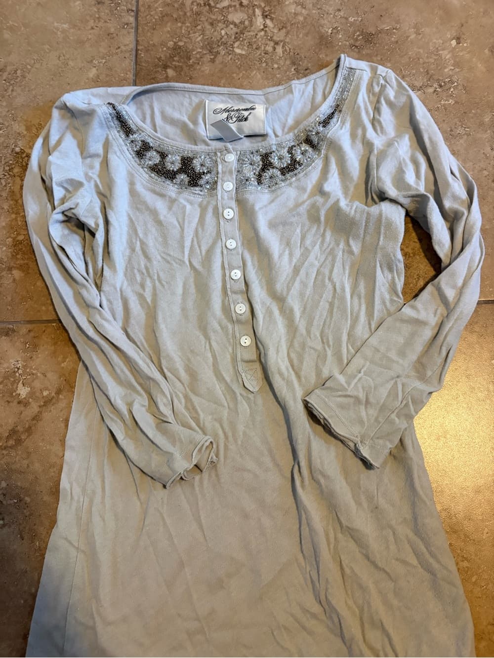 Vintage Abercrombie & Fitch Light Gray Long Sleeve Henley Top Beaded Neckline - Thumbnail 2