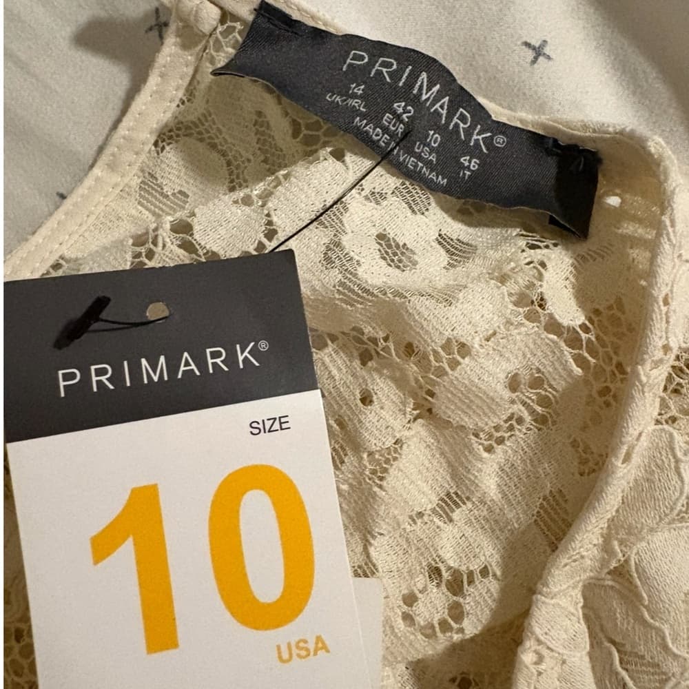 NWT Sheer Cream Lace Top - Thumbnail 2