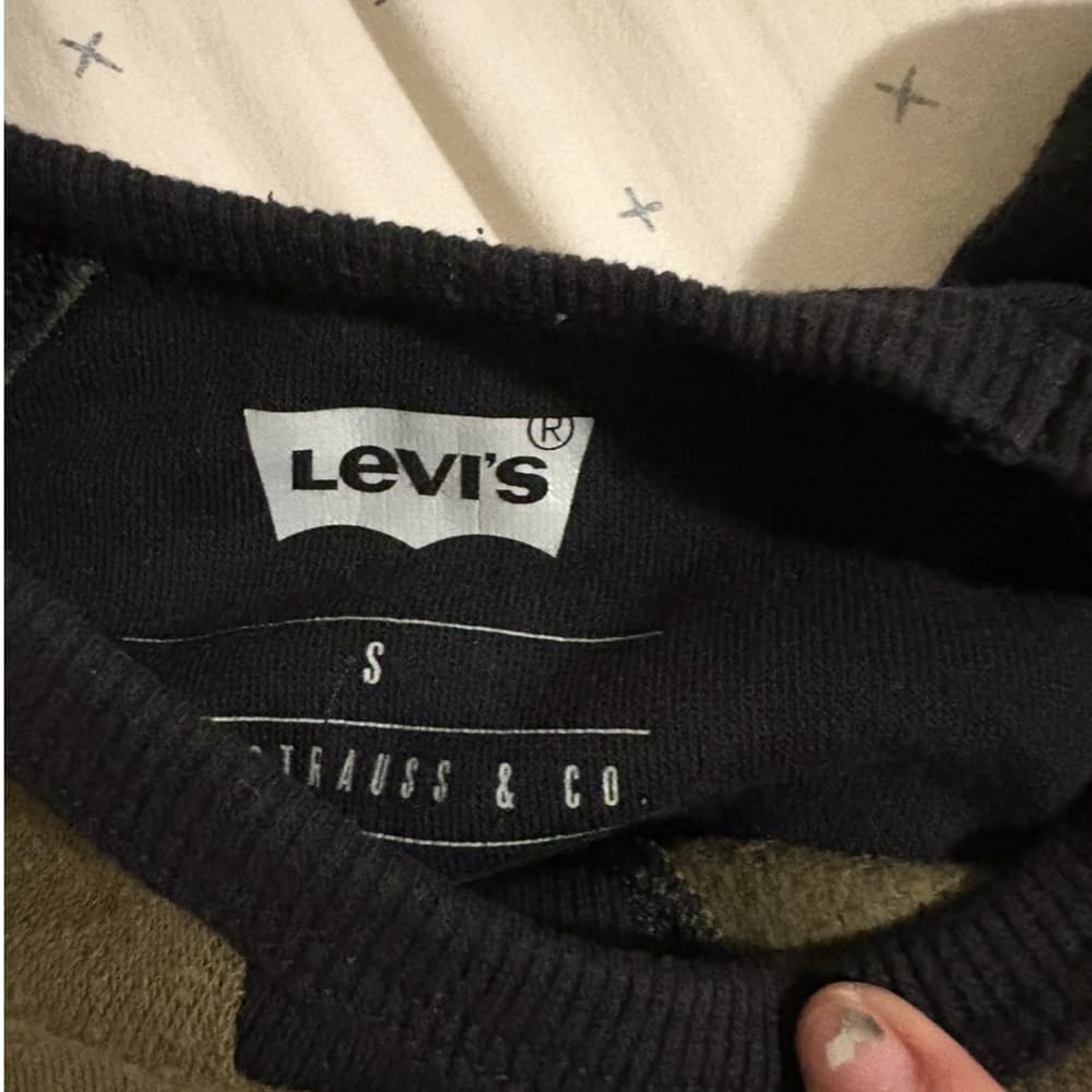 Levi's Black and Olive Crewneck - Thumbnail 2