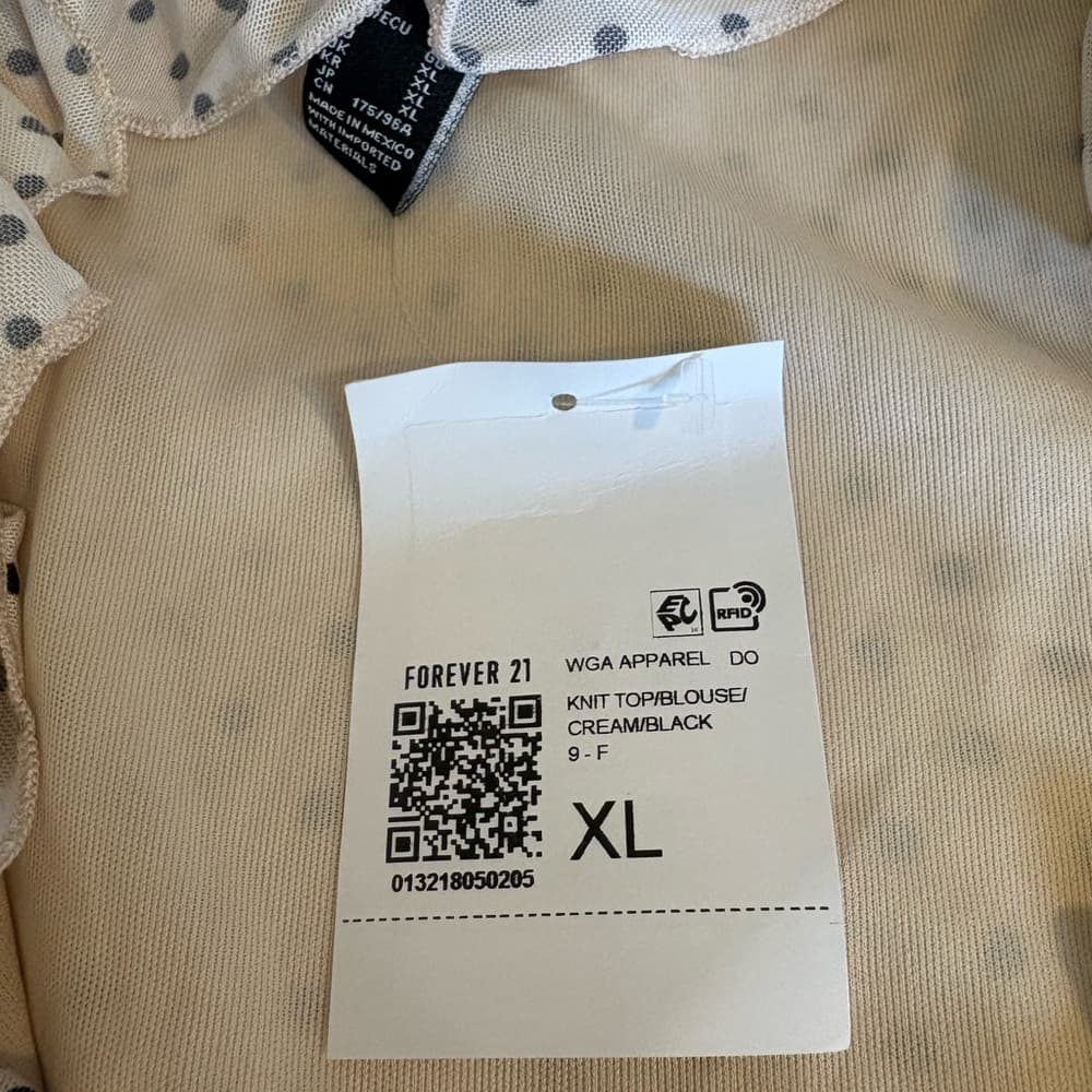 Polka Dot Ruffle NWT Sleeveless Top - Thumbnail 2
