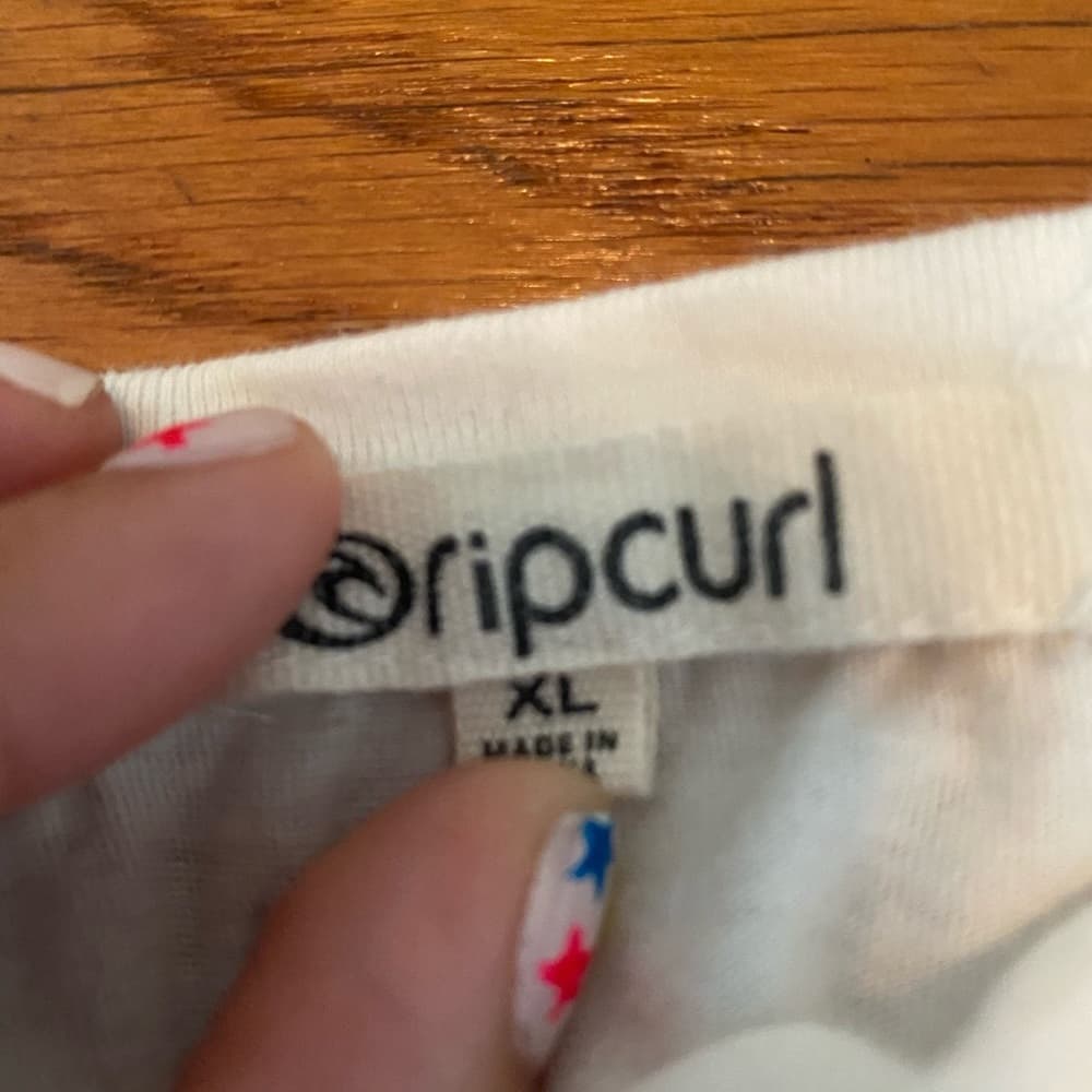 Cute graphic tee - Thumbnail 3