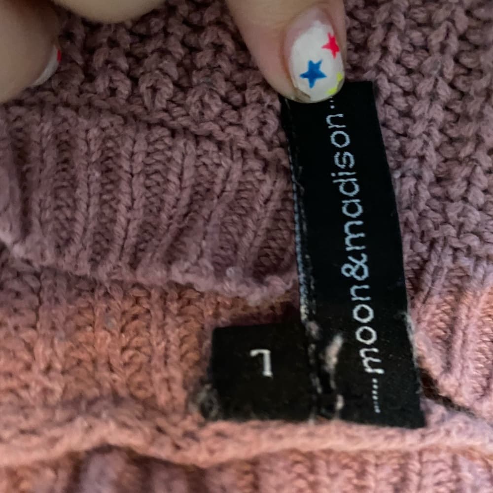 Pink sweater - Thumbnail 2