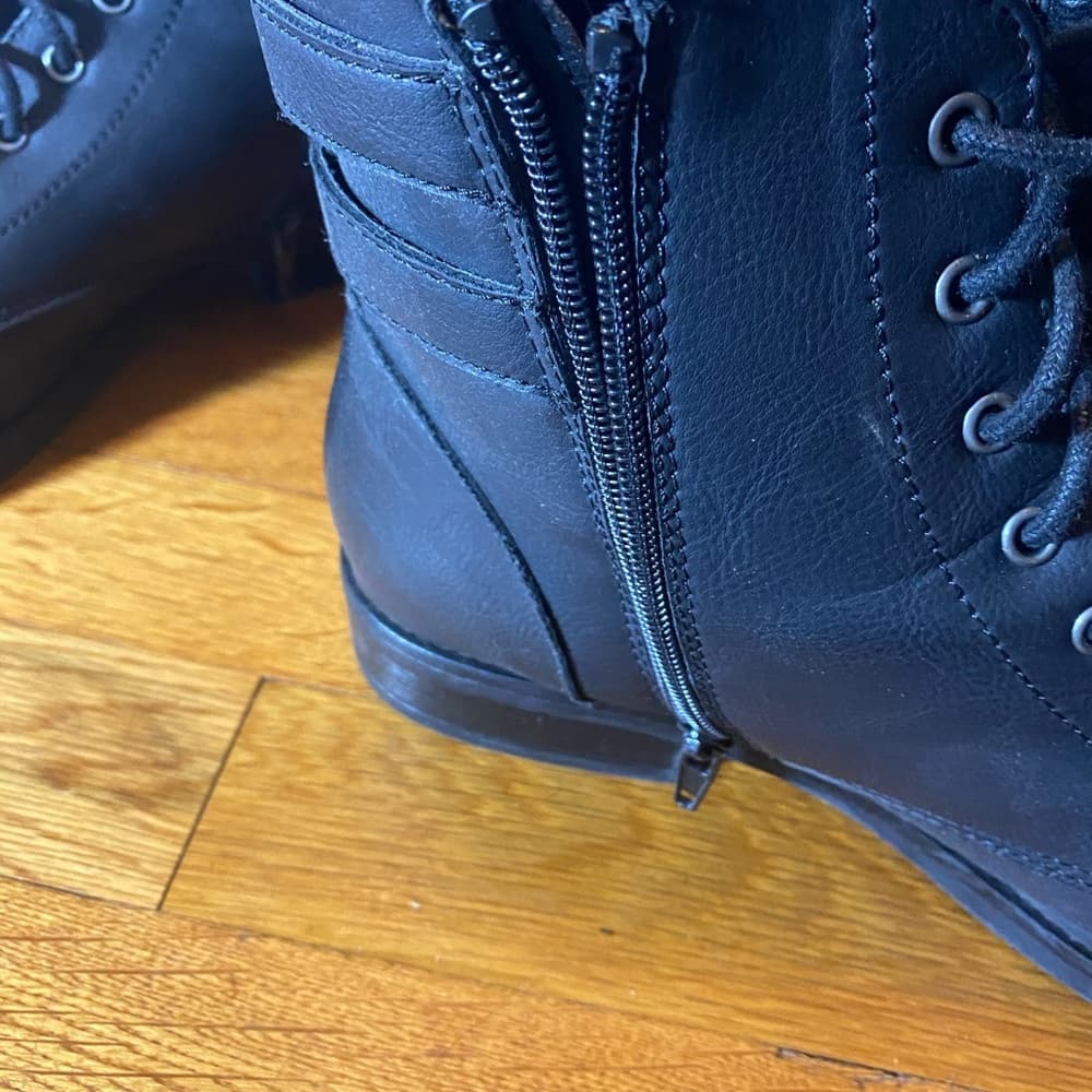 Black boots - Thumbnail 3
