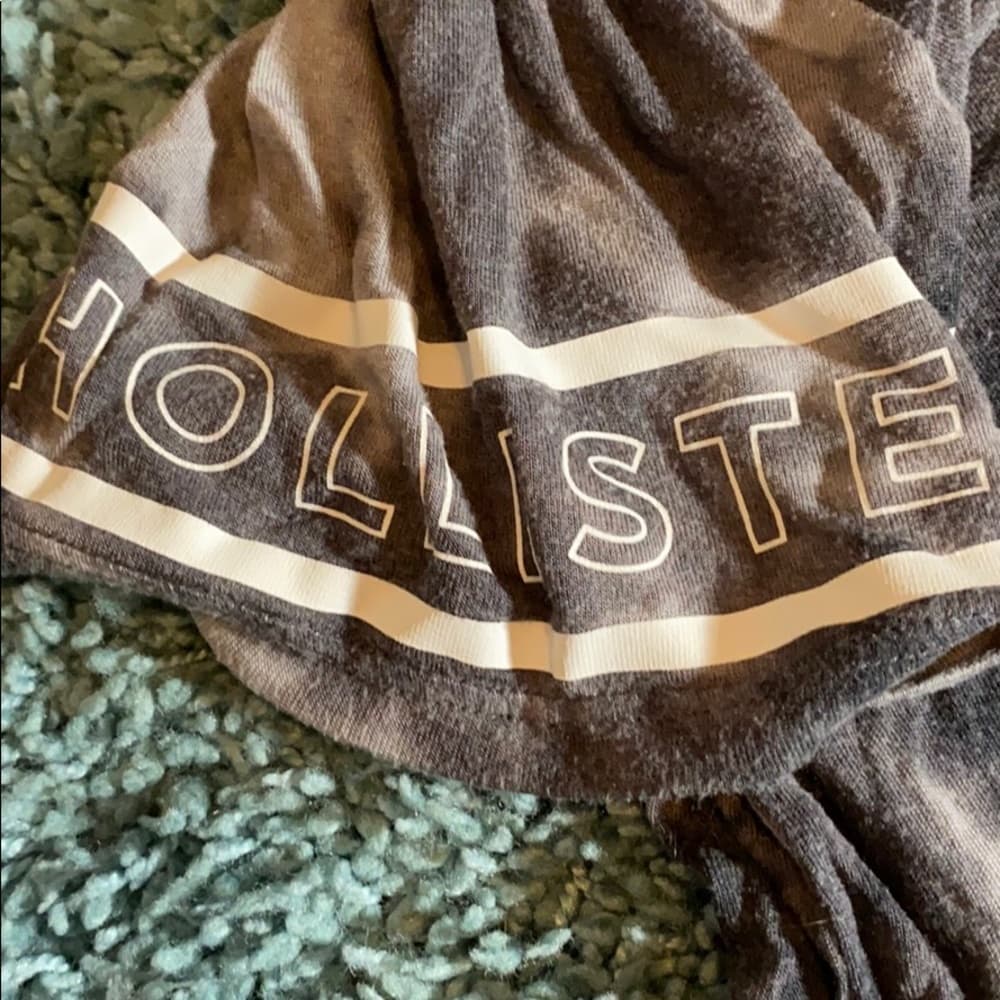 Gray tie dye hollister tee - Thumbnail 2