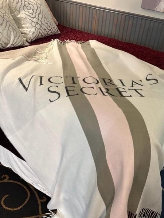 Victoria’s Secret Logo Fringe Throw Blanket Pink Gray Ivory Soft Cozy - Thumbnail 3