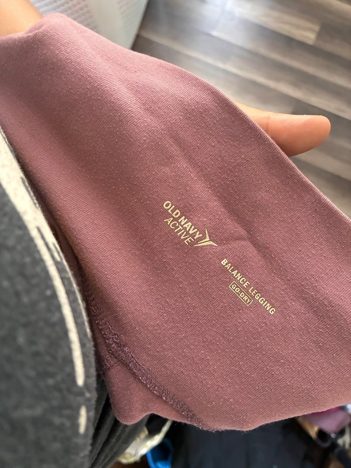 Old Navy Active Balance Go-Dry High-Rise Cropped Leggings – Mauve Size Small - Thumbnail 2