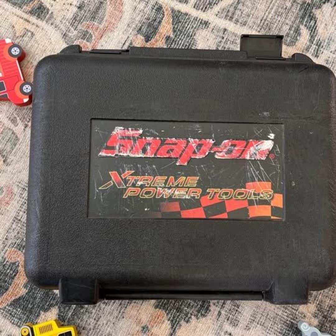 Snap-on cordless drill and flashlight combo kit - Thumbnail 2