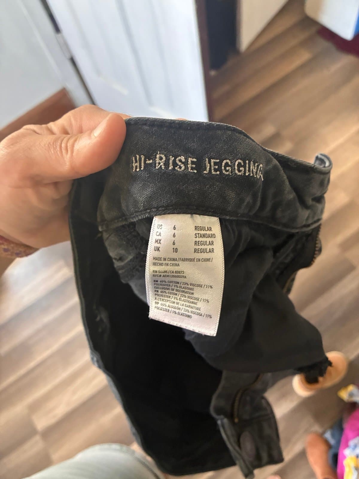 American Eagle Hi-Rise Jegging Jeans – Women’s Size 6 Regular – Black - Thumbnail 2