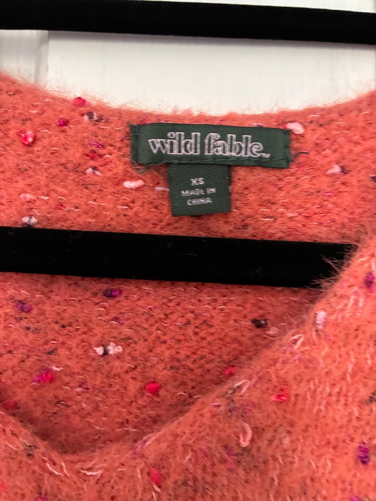 Wild Fable Fuzzy Confetti V-Neck Cropped Sweater Women’s XS Coral Cozy Soft - Thumbnail 2