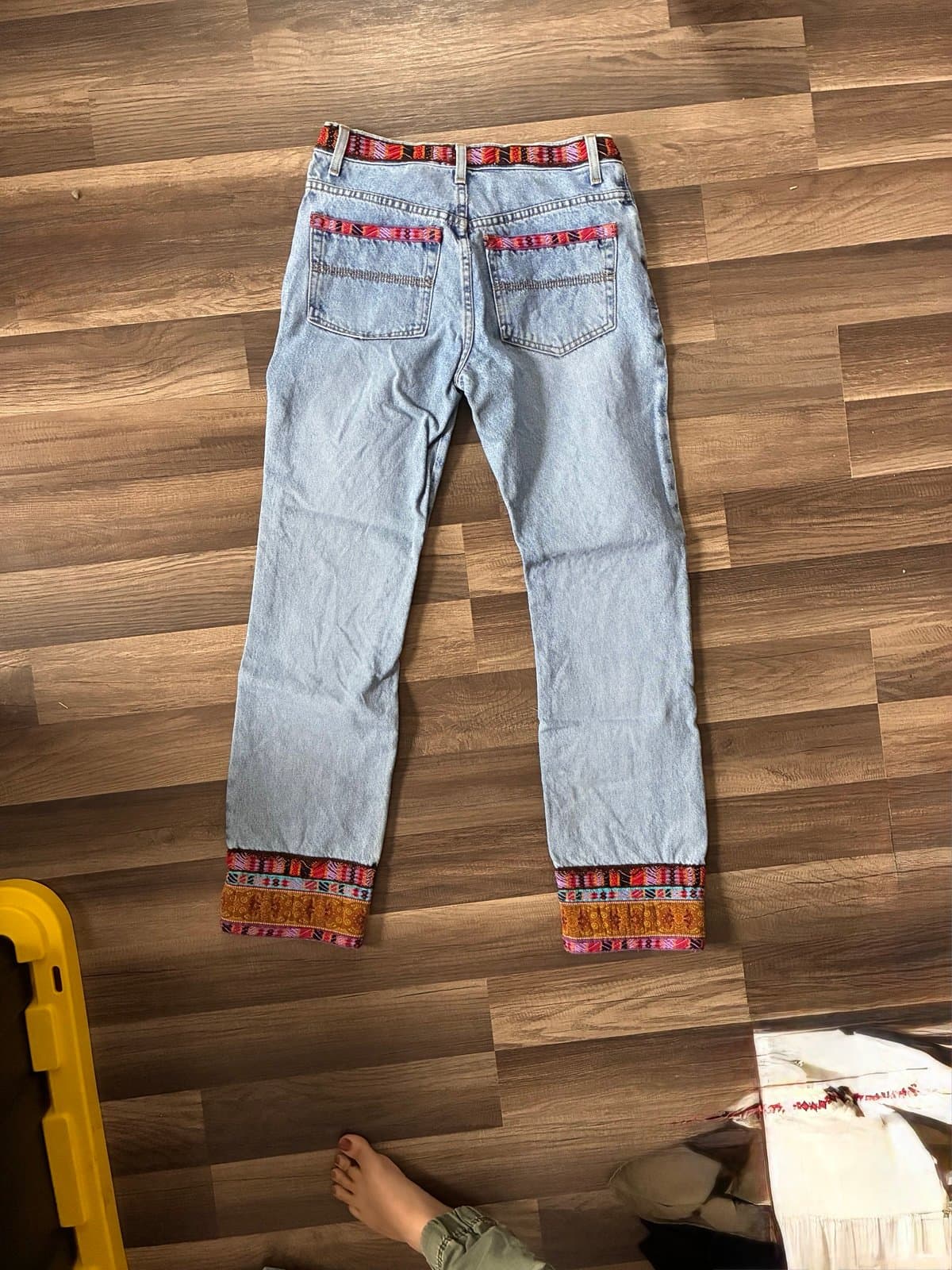 Vintage Express Blend Embroidered Trim Jeans – Women’s Size 5/6 – Boho Festival - Thumbnail 2