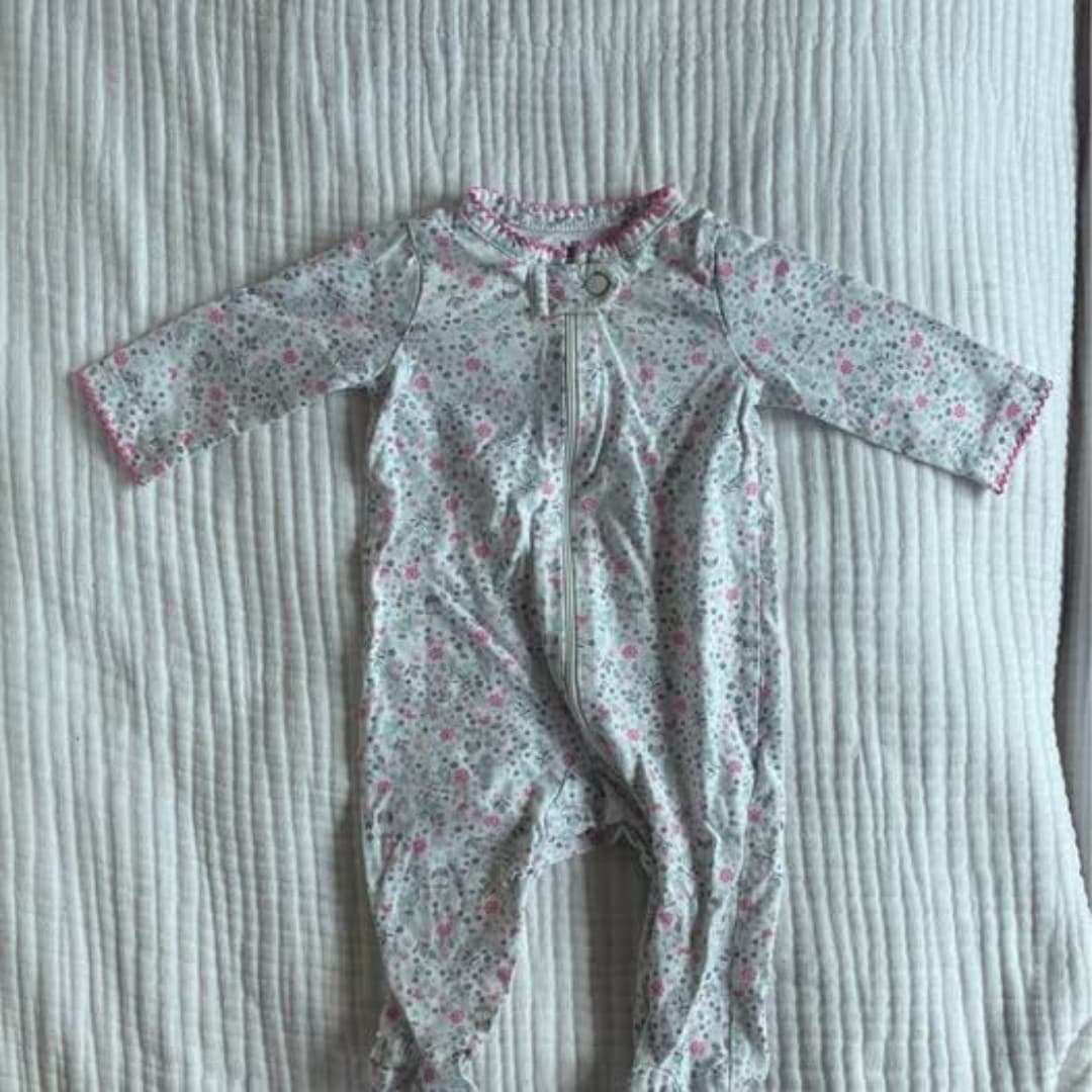 Lot of 13 Footie Pajamans 0-3months - Thumbnail 9