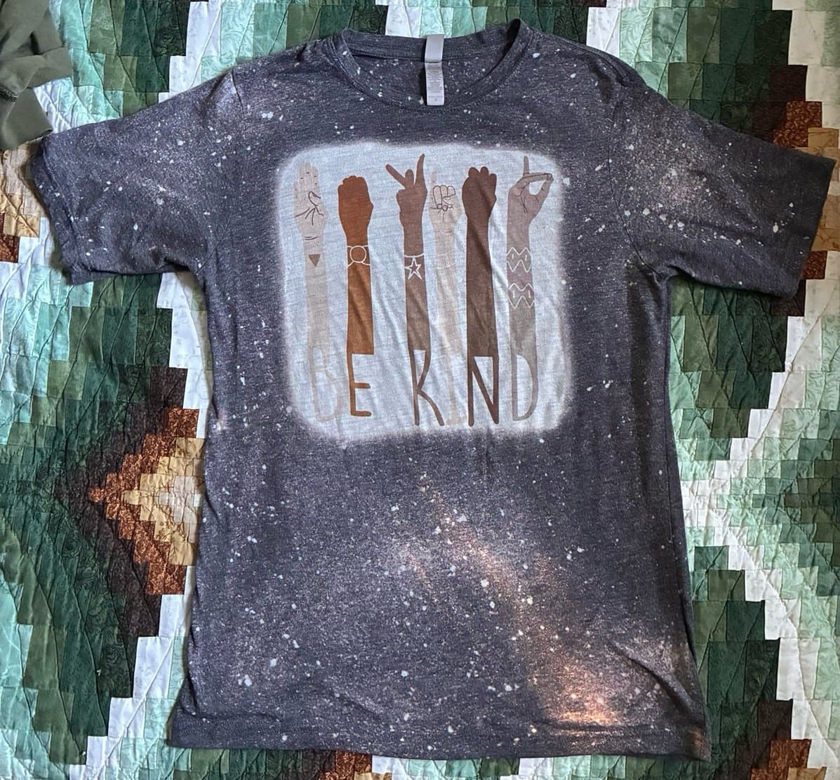Custom Boutique Sign Language “Be Kind” Bleached Graphic Tee – Size Small - Thumbnail 2