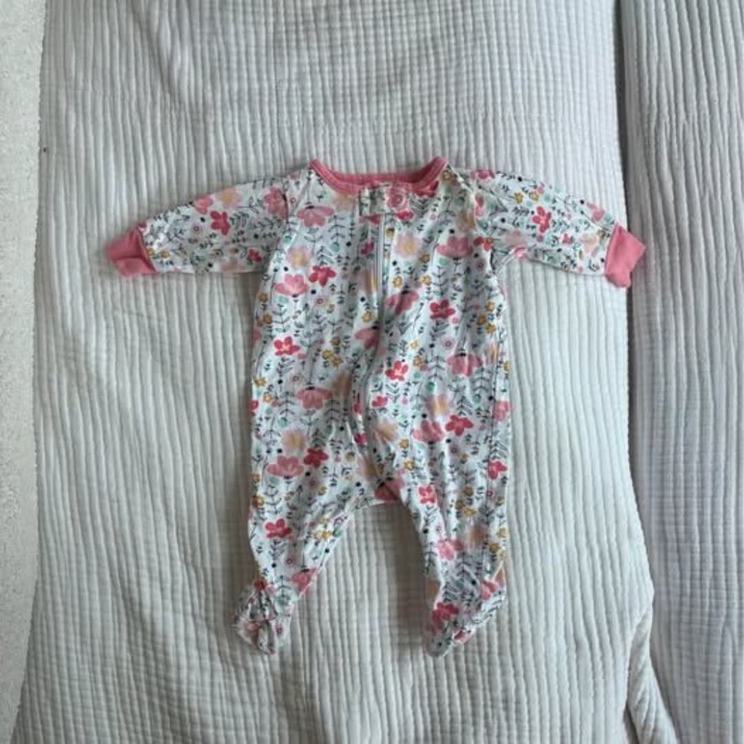 Lot of 13 Footie Pajamans 0-3months - Thumbnail 8