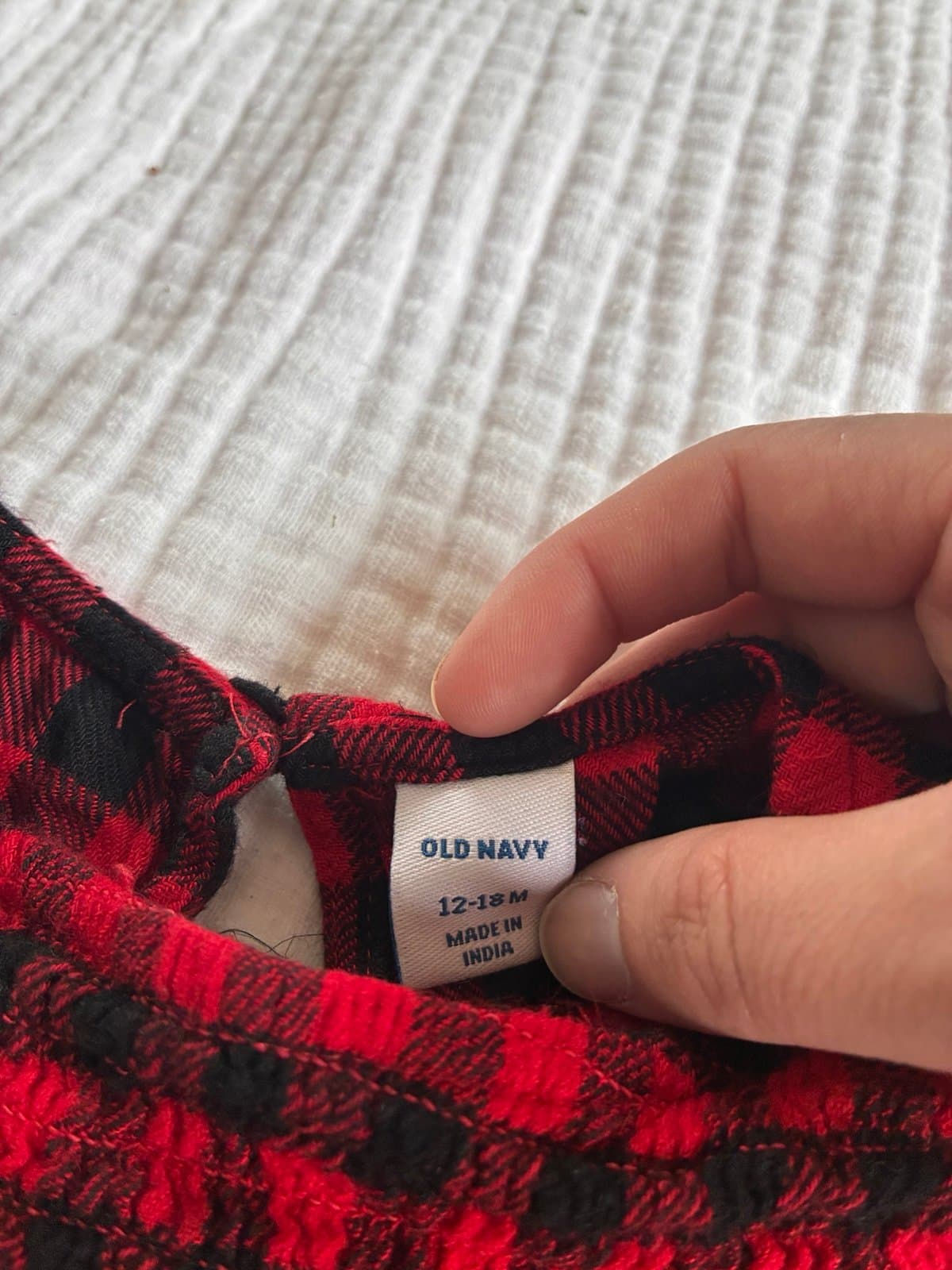 Old Navy Baby Buffalo Plaid Romper 12–18M Red Black Smocked Outfit - Thumbnail 2