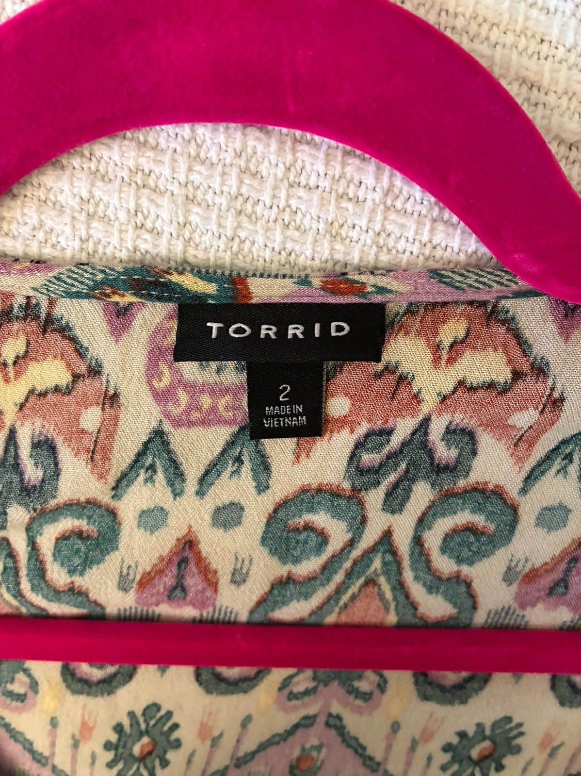 Torrid Size 2 (2X) Boho Ikat Print Faux Wrap Blouse Tie Front Flowy Top Plus - Thumbnail 3