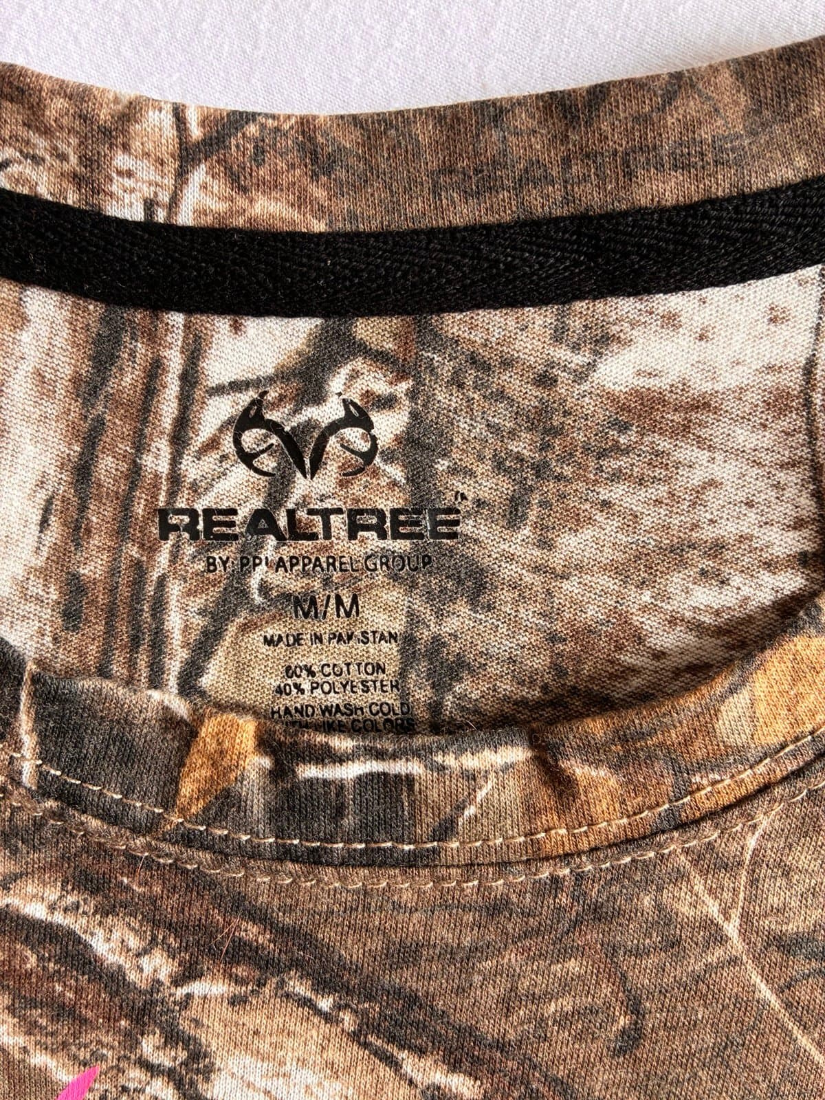 Realtree Camo T-Shirt Womens Medium Pink Logo Hunting Tee Outdoor Casual - Thumbnail 2
