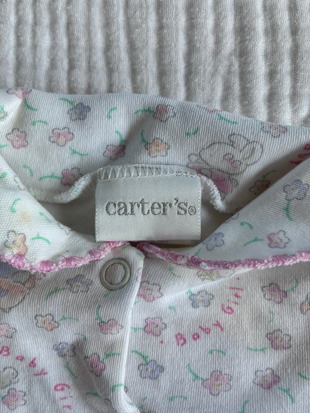 Vintage Carter’s Baby Girl Footed Sleeper Newborn / 0-3M Pastel Floral Bunny PJs - Thumbnail 2
