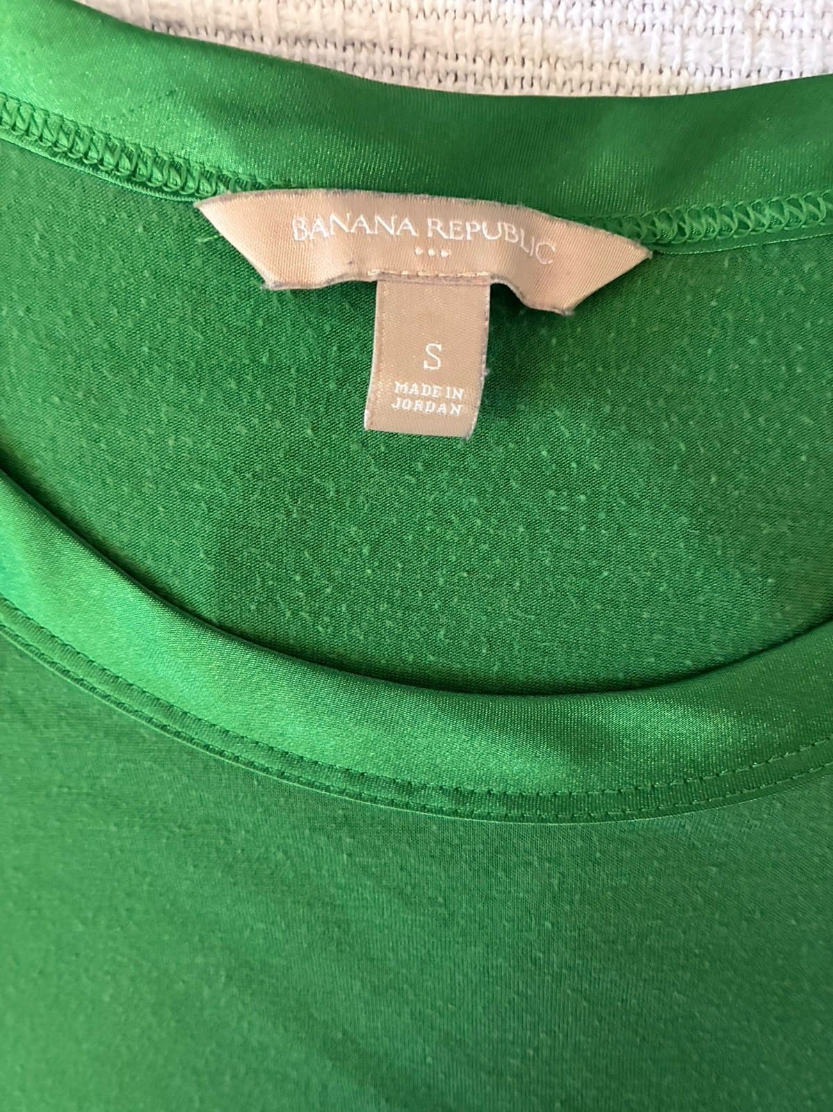 Banana Republic Green Blouse Women’s Small Luxury Touch Short Sleeve Minimalist - Thumbnail 3