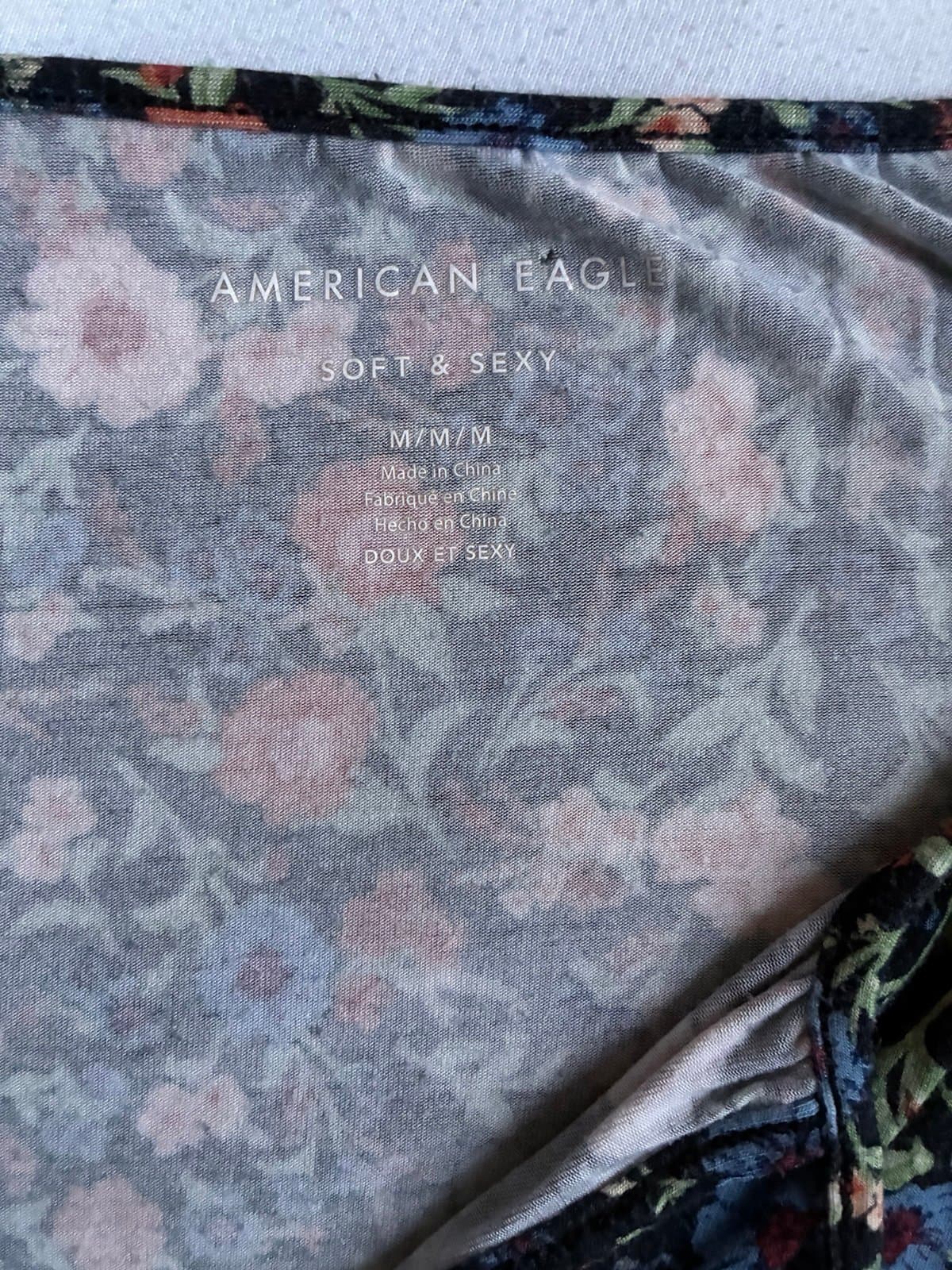 American Eagle Soft & Sexy Floral Smocked Crop Top Medium Boho Long Sleeve - Thumbnail 3