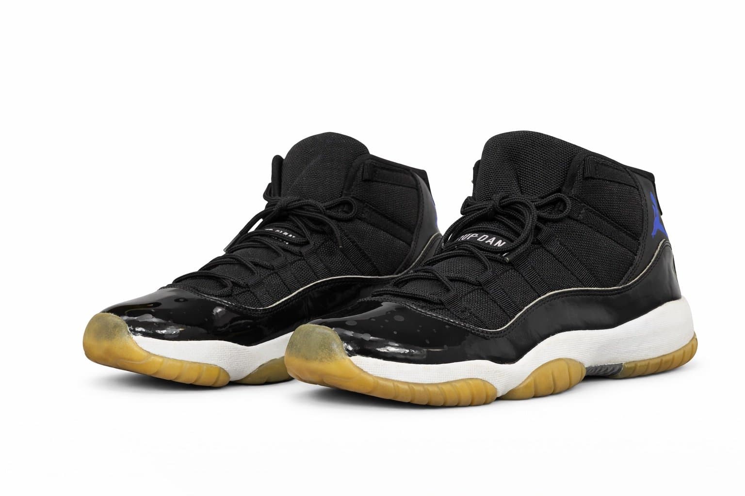 Air Jordan 11 Space Jam (45) 2016 Size 7Y Black Concord OG GS Women 8.5 - Thumbnail 2