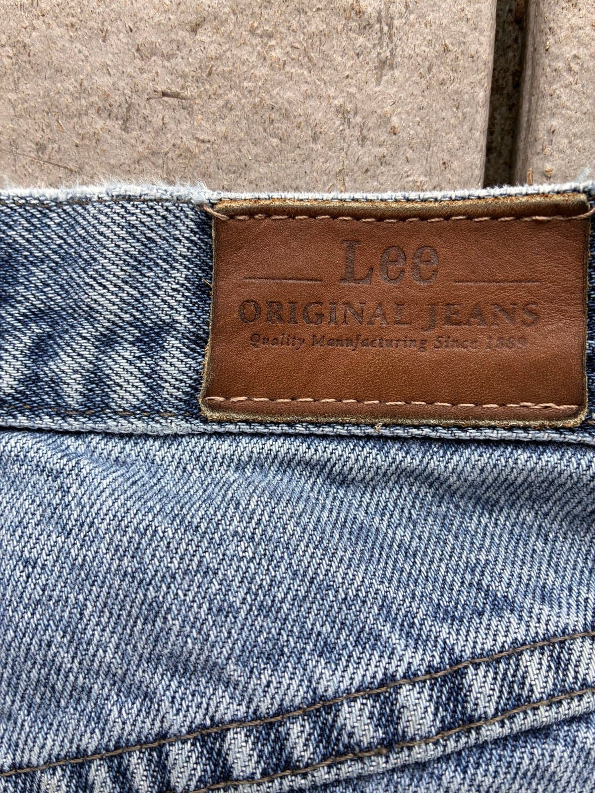 Vintage Lee 901 High Rise Mom Jeans Womens 27x29 Tapered Leg Light Wash USA - Thumbnail 3
