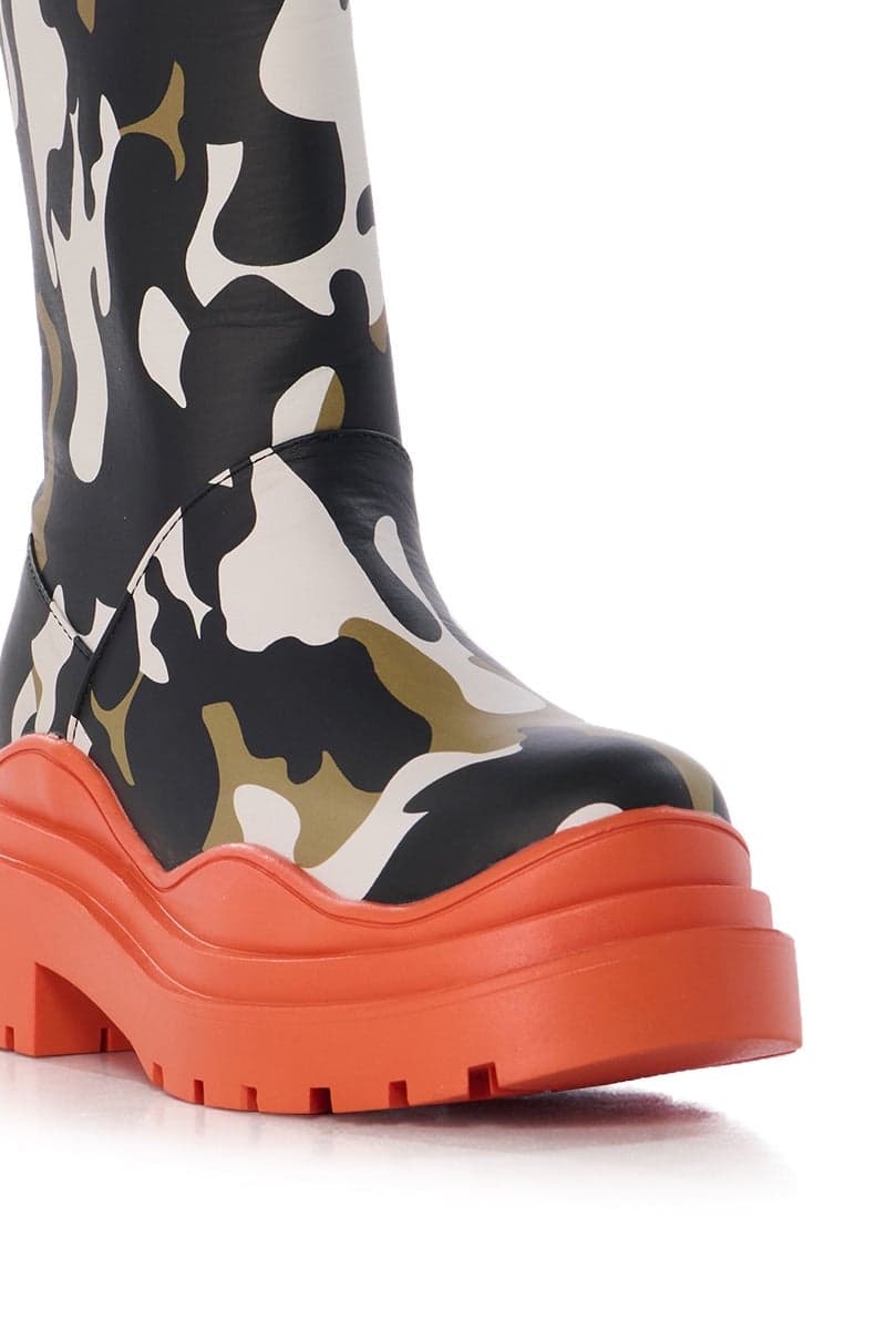 Azalea Wang Camo Platform Combat Boots Red Lug Sole – Women’s Size 8 NWT - Thumbnail 5