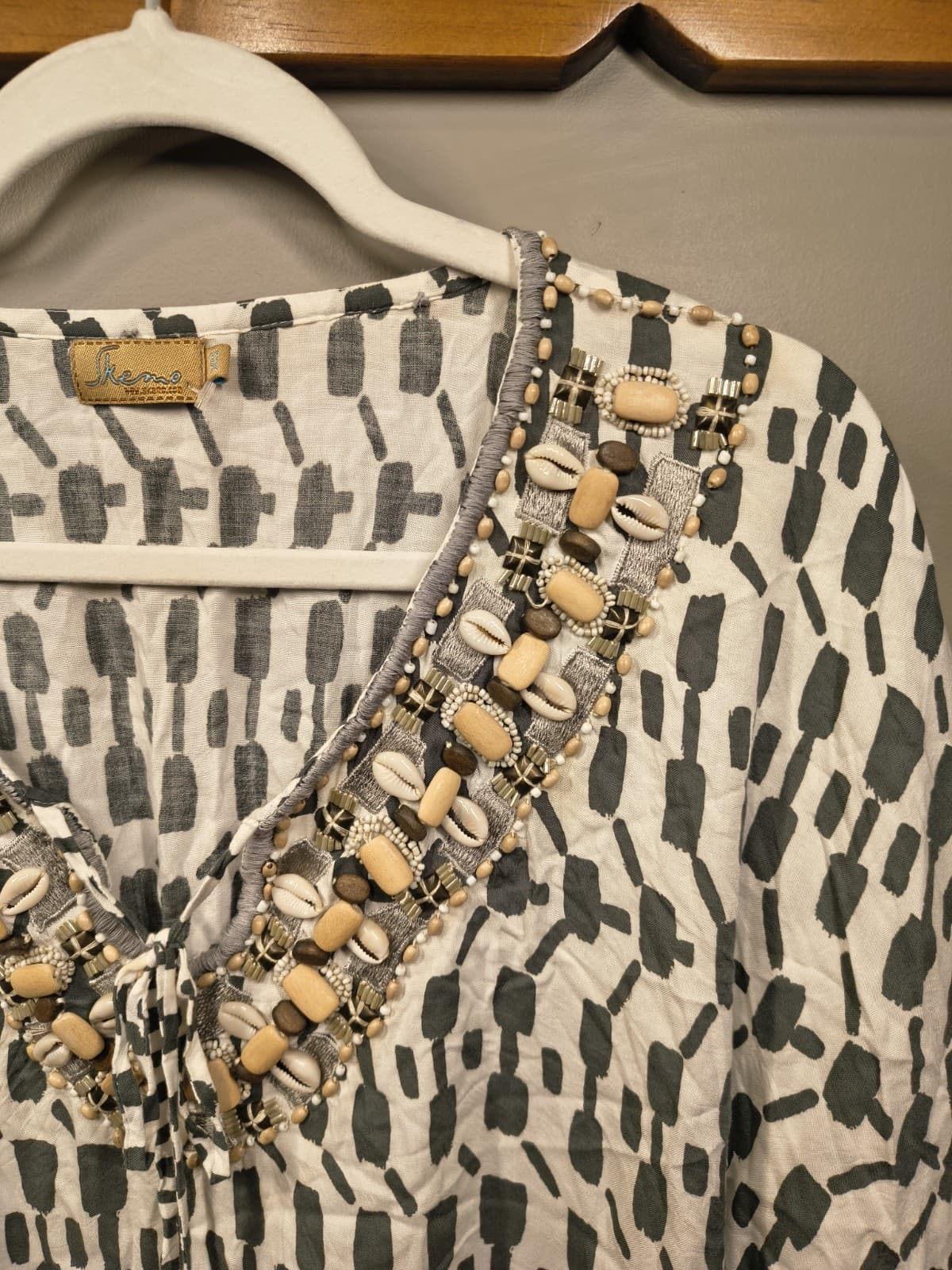 Skemo Women's White And Black Seashell Accents Flowy Top Size XS Boho Beachy - Thumbnail 3