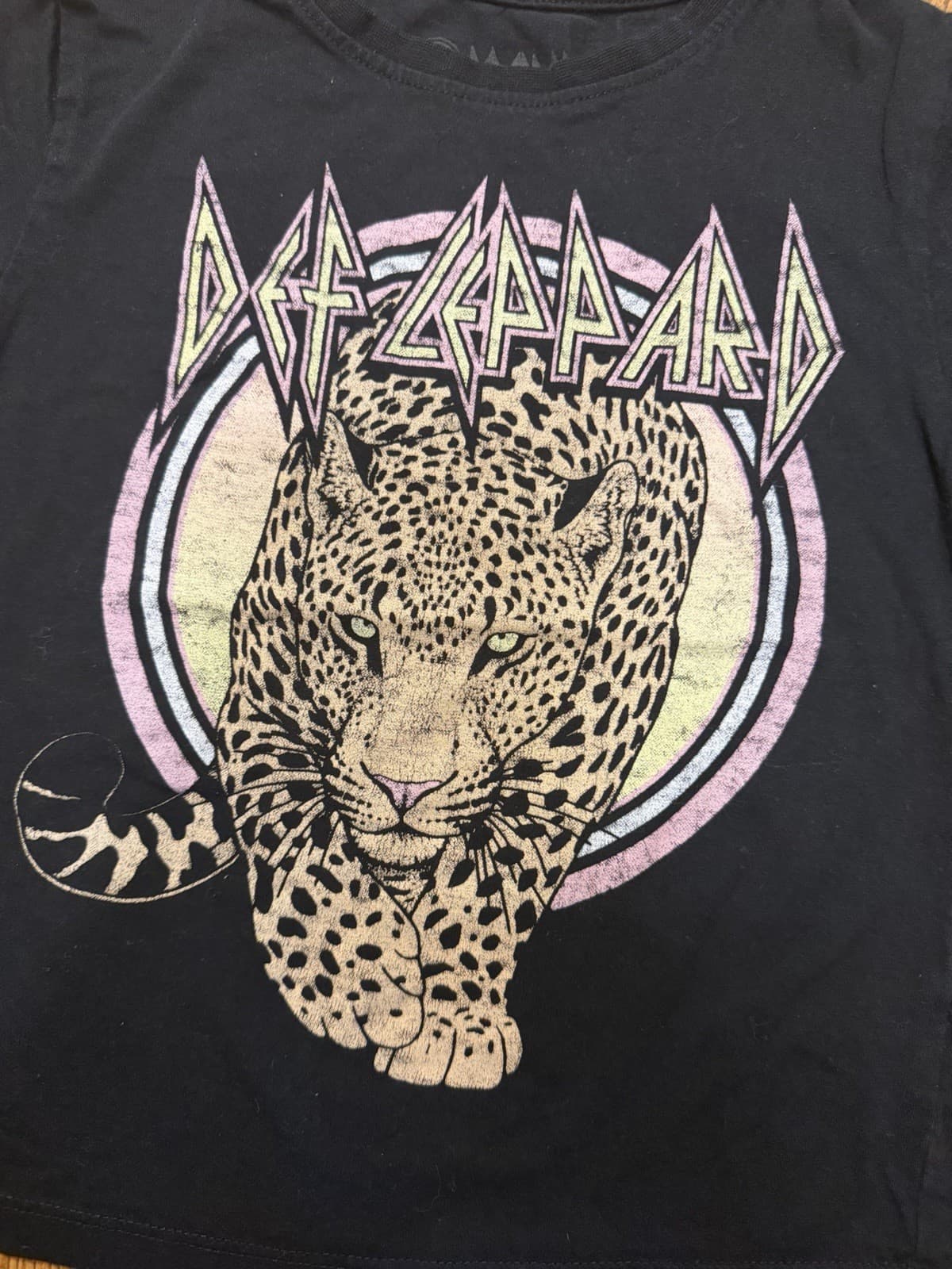 Def Leppard Leopard Graphic Band T-Shirt Black Size XS (4-5) Rock Tour Style Tee - Thumbnail 2