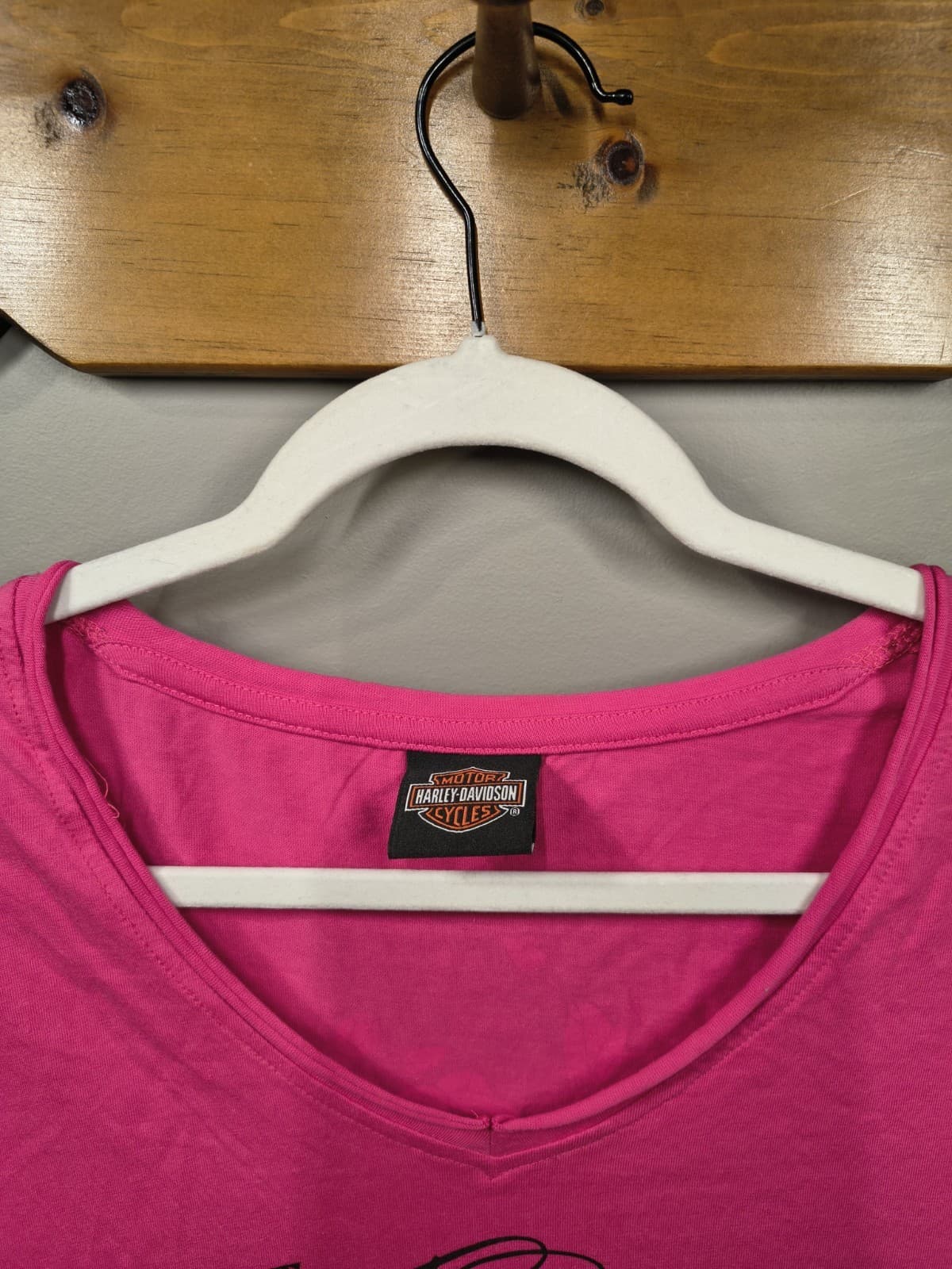 Harley-Davidson Women's Short Sleeve V-Neck Pink Size Large Cookeville TN - Thumbnail 3