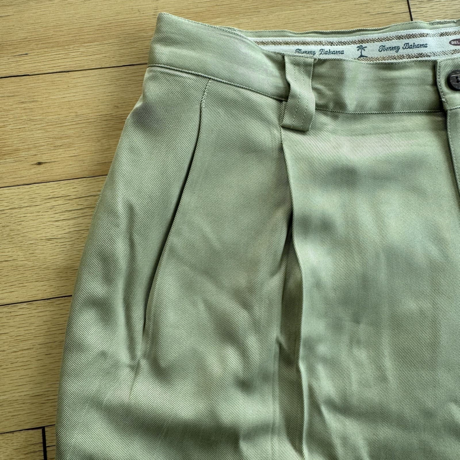 Tommy Bahama Silk Pleated Chino Shorts Beige Tan 10" Mens Golf Resort - Thumbnail 9