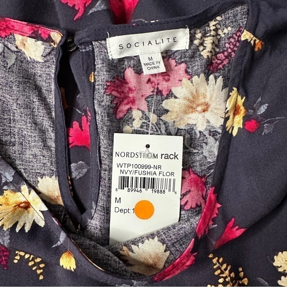 SOCIALITE Medium Flutter Sleeve Navy Floral Print Front Tie Blouse - Thumbnail 3