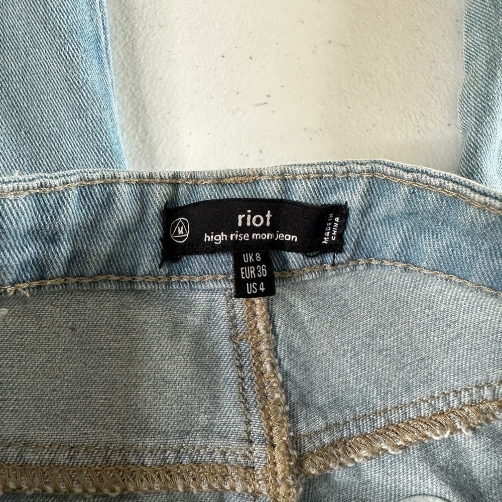MISSGUIDED Riot High Rise Mom Jeans Size 4 - Thumbnail 5