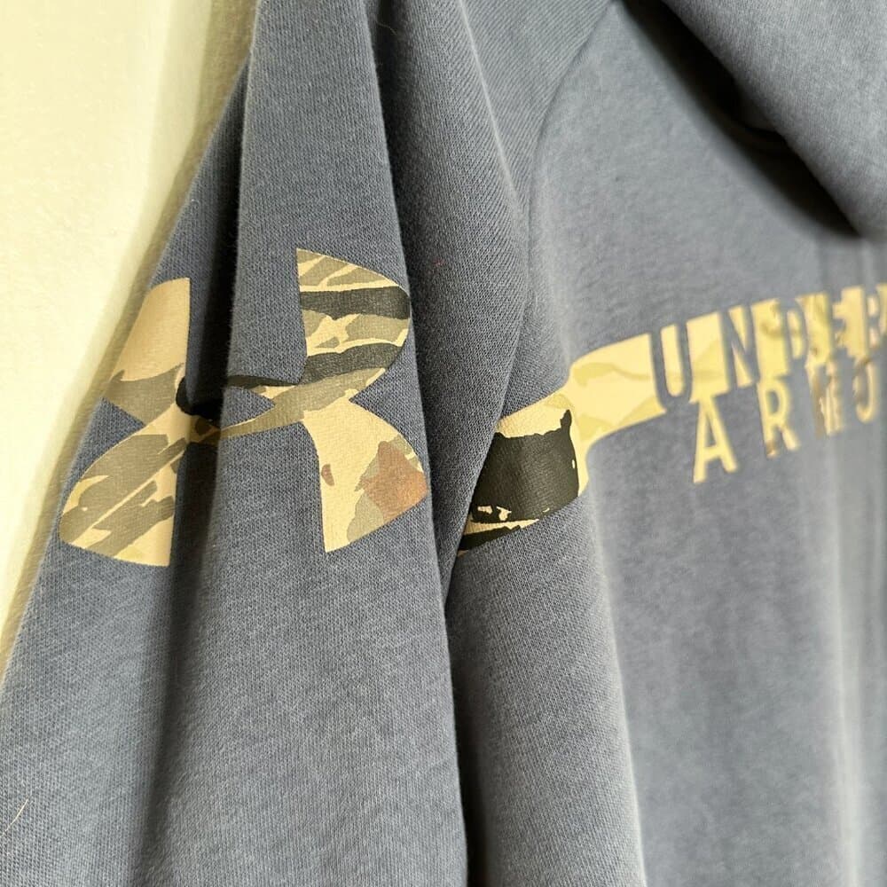 Under Armour - Womens Favorite Fleece Camo Logo Warmup Top Downpour Gray Size 2X - Thumbnail 4