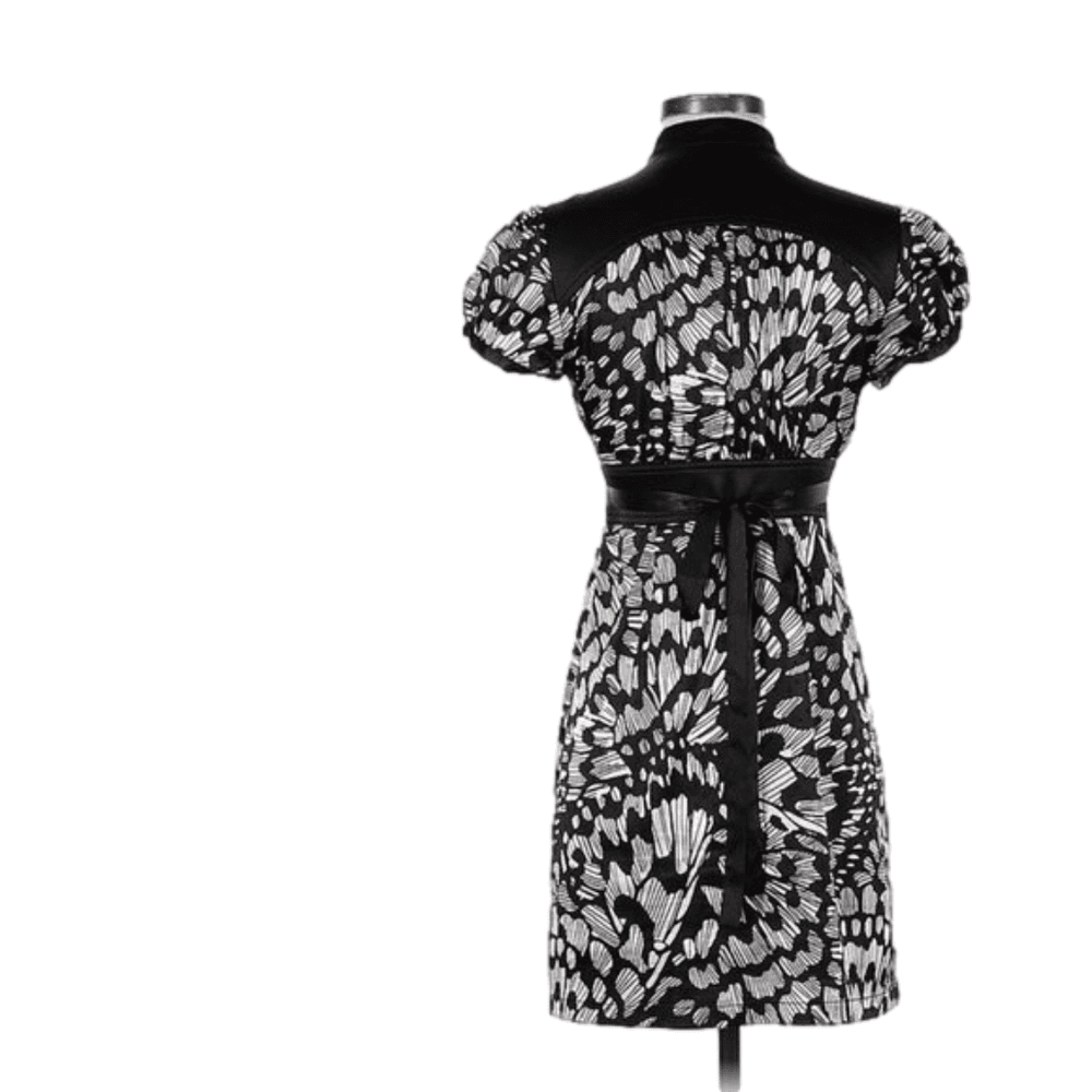 Nwt Guess Jeans Romantic, Feminine Floral Button Up Dress Size 1 Black White - Thumbnail 2