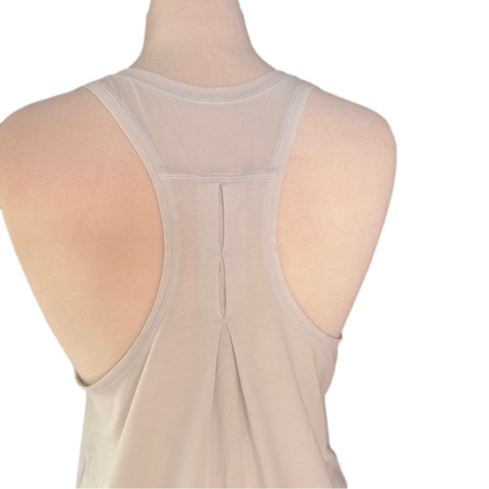 LULULEMON Light Green Lightweight Racerback Tank Size 8 - Thumbnail 2