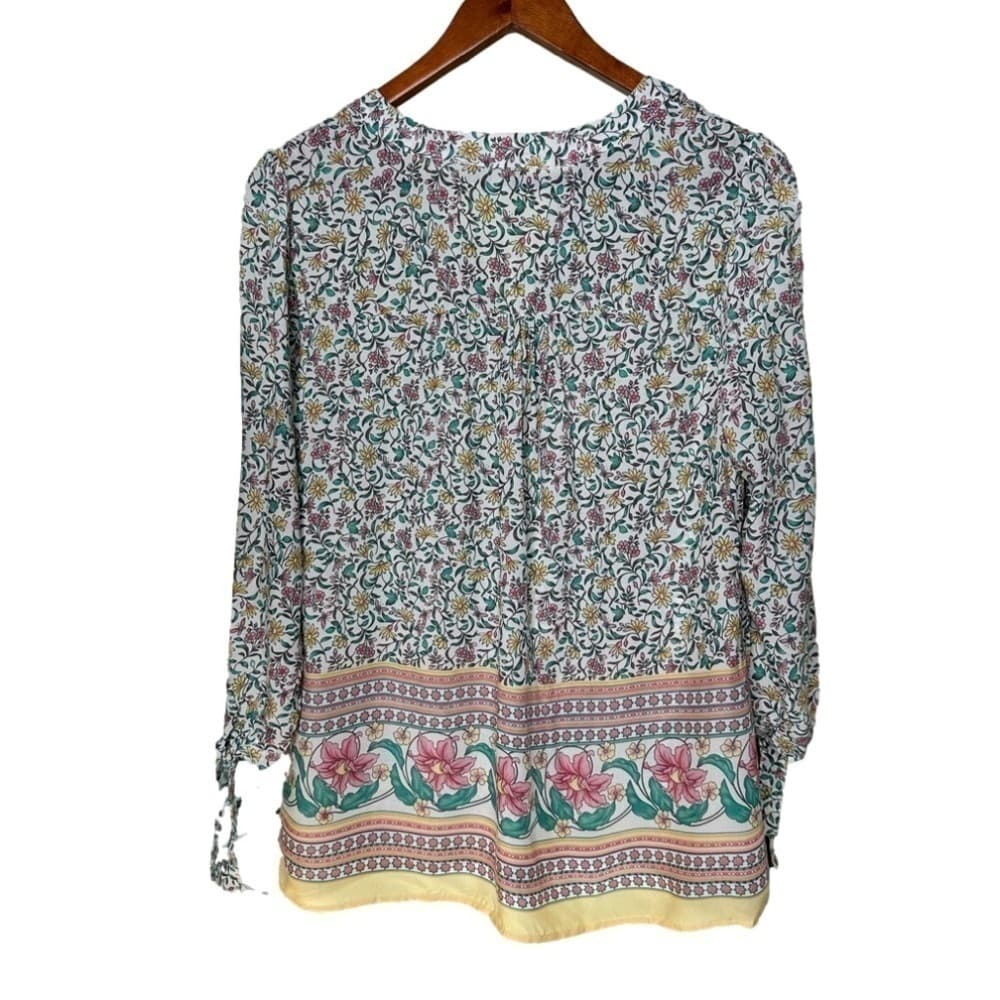 Artisan NY Size M Floral 3/4 Sleeve V-Neck Top - Thumbnail 2