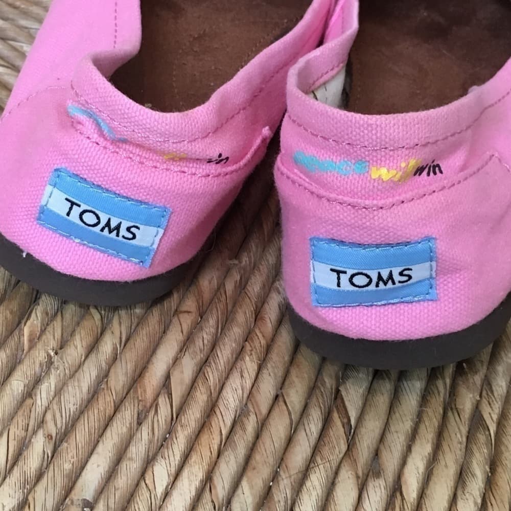 𝅺TOMS Pink Peace Canvas Flats Size 5 - Thumbnail 4