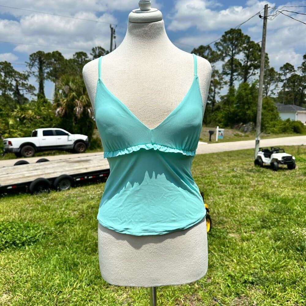 Old Navy V-Neck Ruffle-Trimmed Tankini Swim Top NWOT - Thumbnail 3