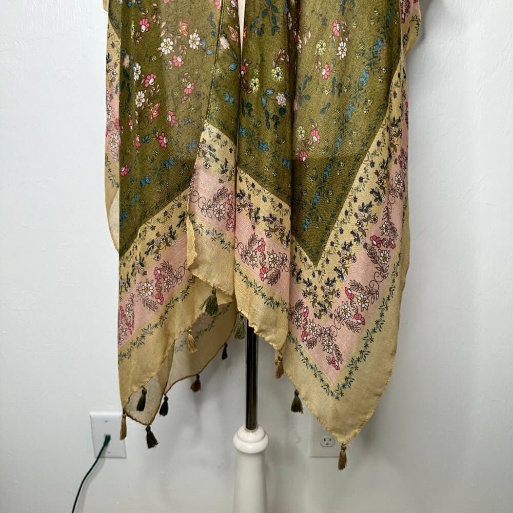Angie Green Floral Lightweight Open Tassel Cape Cardigan Wrap One Size - Thumbnail 4