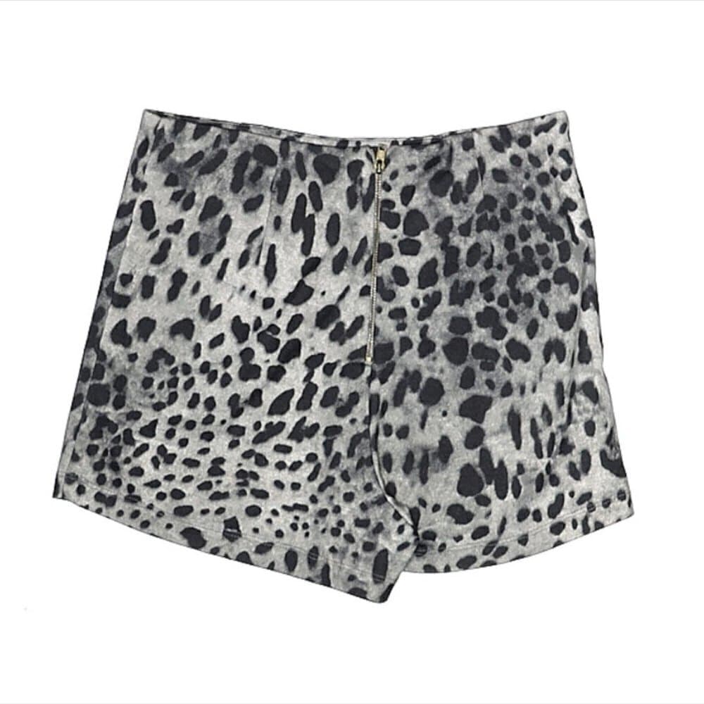 Love Tree Black & Gray Animal Print Shorts Size S - Thumbnail 2