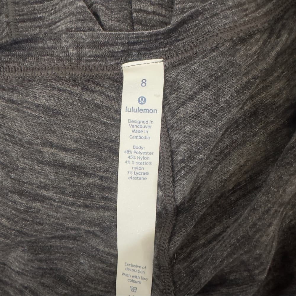 LULULEMON Heather Gray Long Sleeve Lightweight Top Size 8 - Thumbnail 4