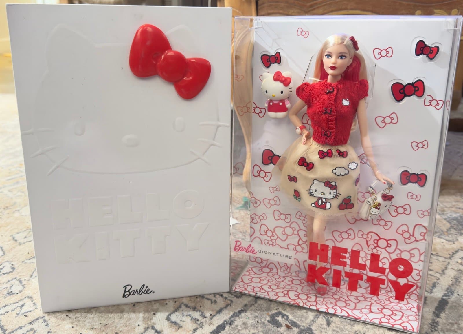 2017 Barbie Signature x Hello Kitty Doll DWF58 by Mattel/Sanrio - Thumbnail 8