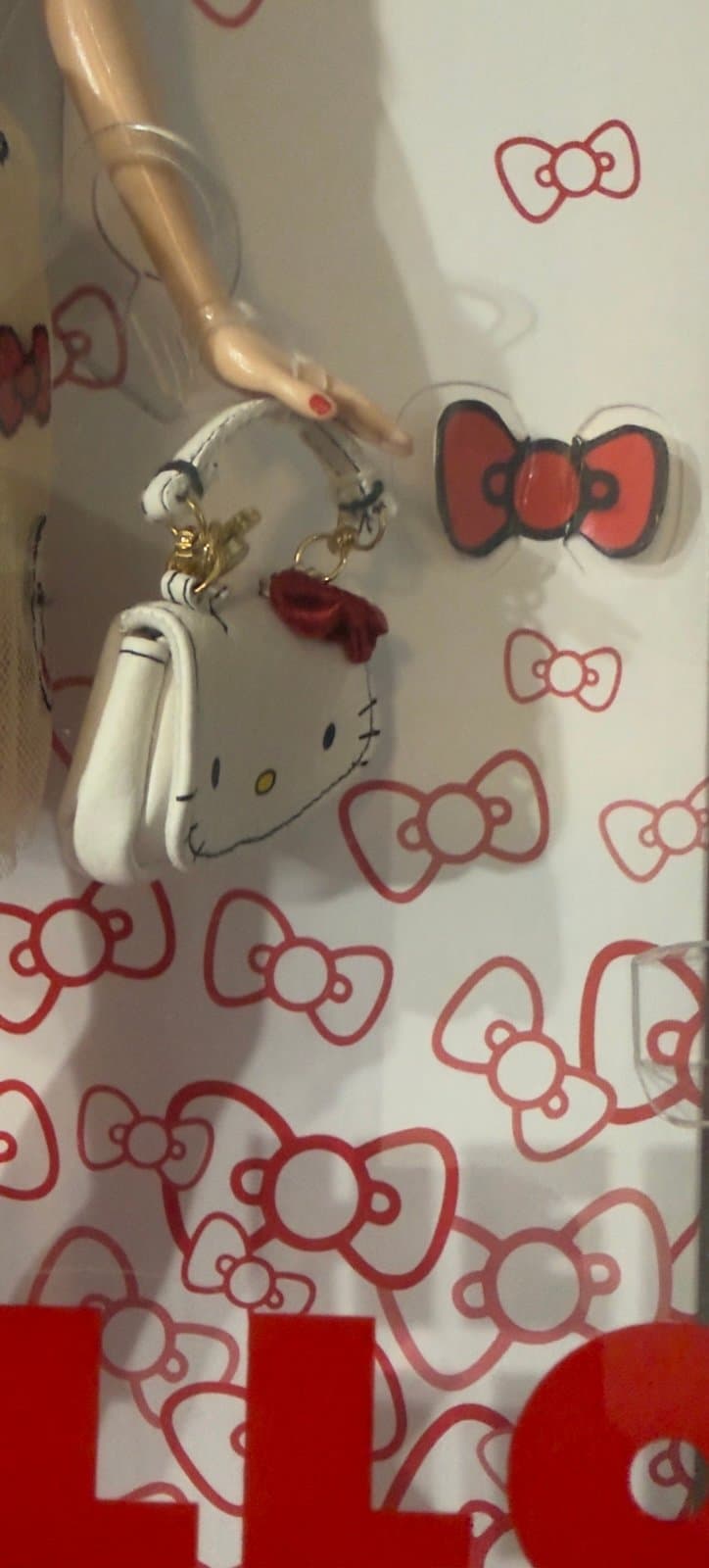 2017 Barbie Signature x Hello Kitty Doll DWF58 by Mattel/Sanrio - Thumbnail 5